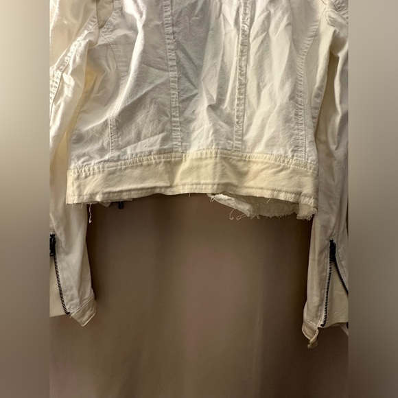 White Jacket w/ Zippers - Picture 4 of 12